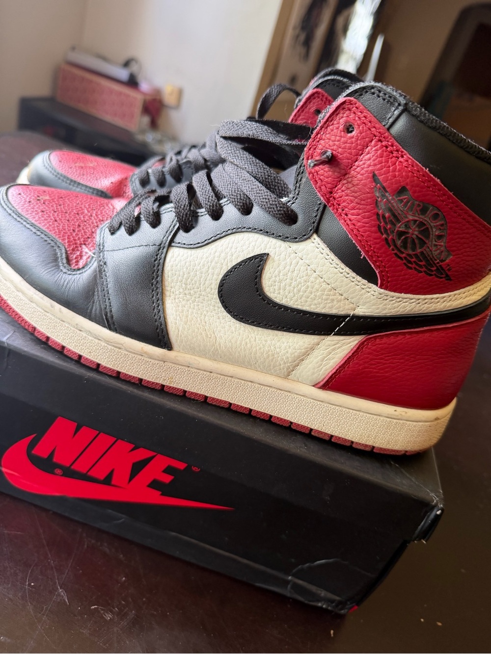 Nike Air Jordan 1 High OG - White / Black / Red